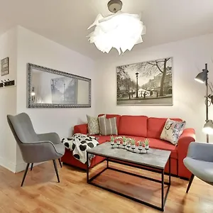 100 Meters To Subway - Montcalm Apartment